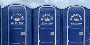 Best VIP or Luxury Restroom Trailers  in Hudson, FL